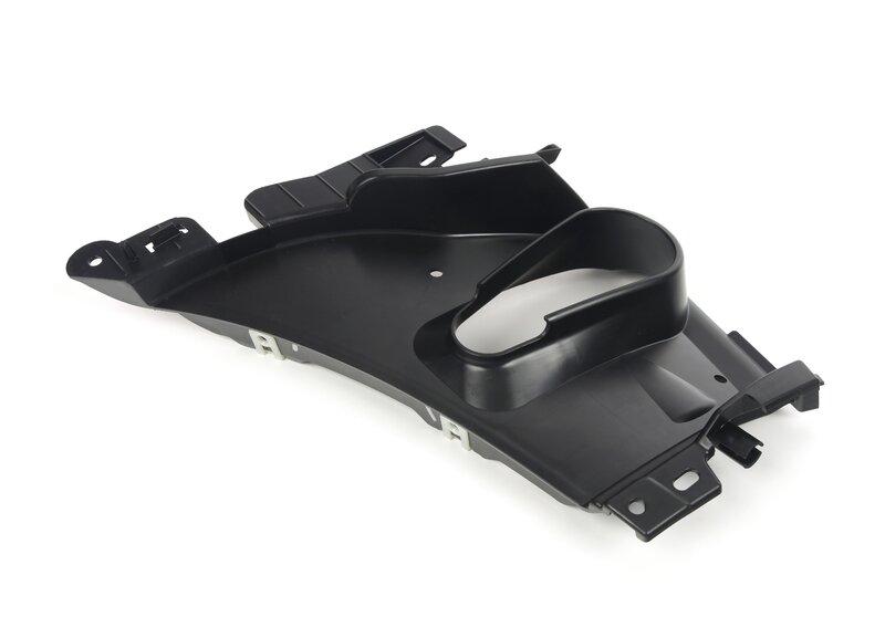 G05 крепление переднего бампера правое