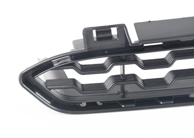 F16 решетка центральная верхняя M-Tech