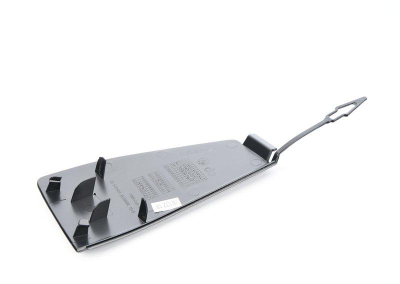 G05 накладка буксировочной проушины левая