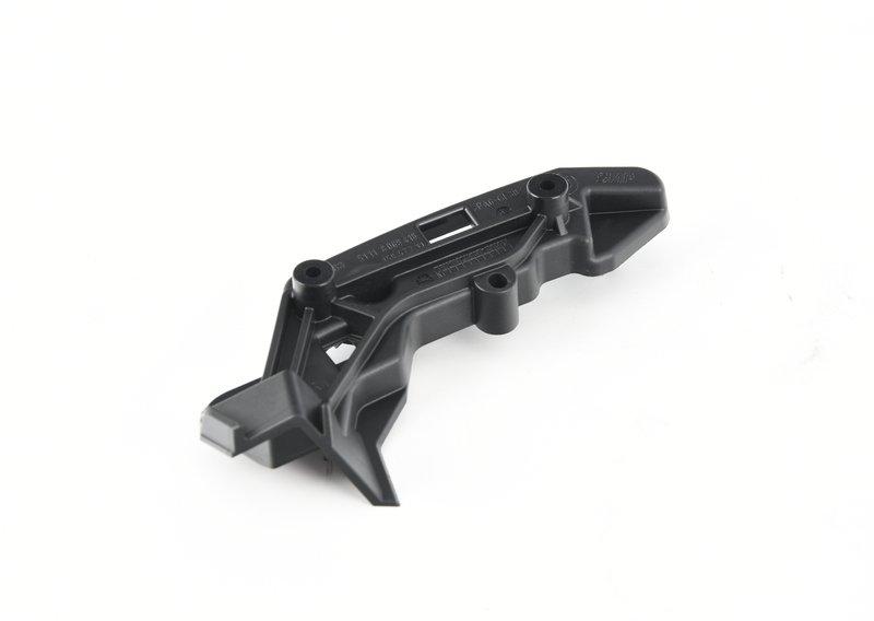 G80/G82 Направляющая бампера справа вверху