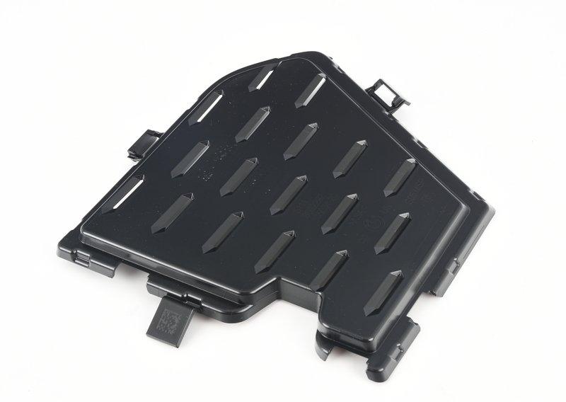 G06 правая крышка решетки M-tech