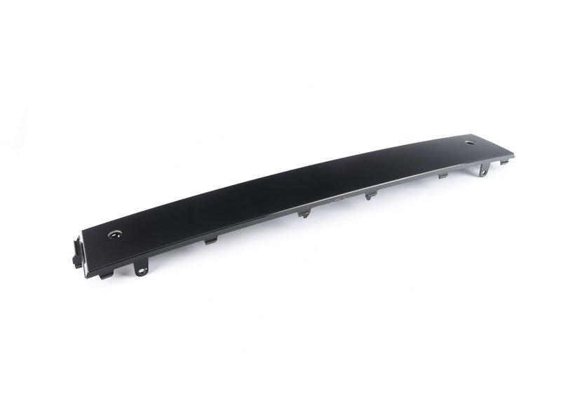 G05 центральная накладка переднего бампера