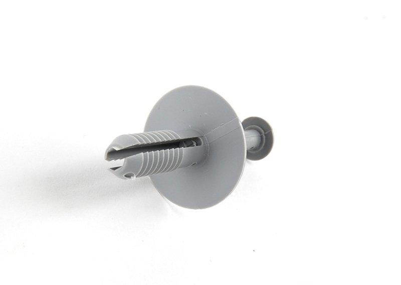 заклепка с распорной втулкой