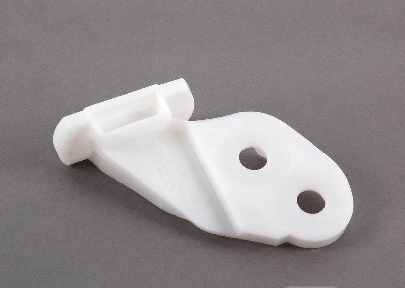 E46 - Крепление крыла Л