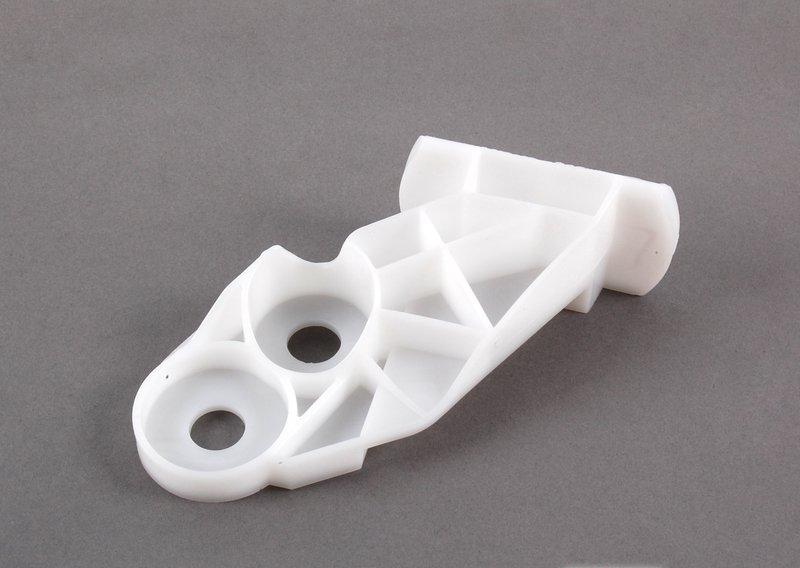 E46 - Крепление крыла Л