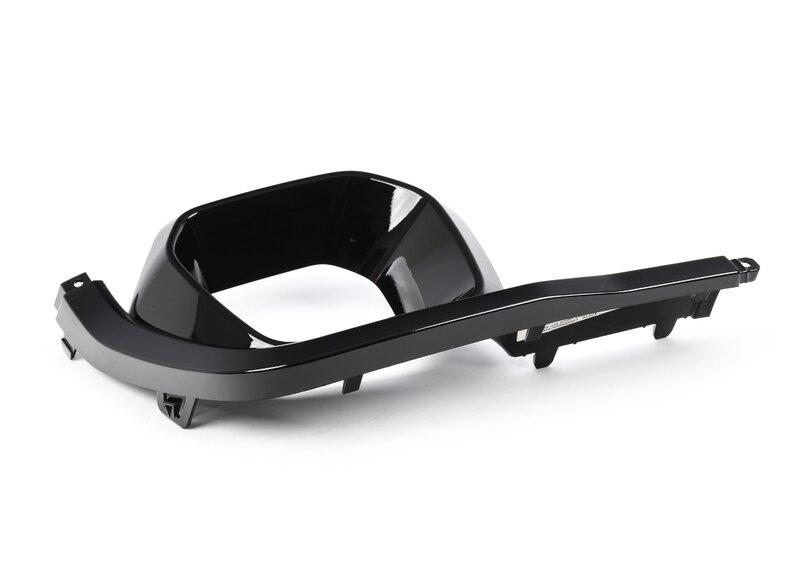 Защитн.накладка воздуховода серед.прав.