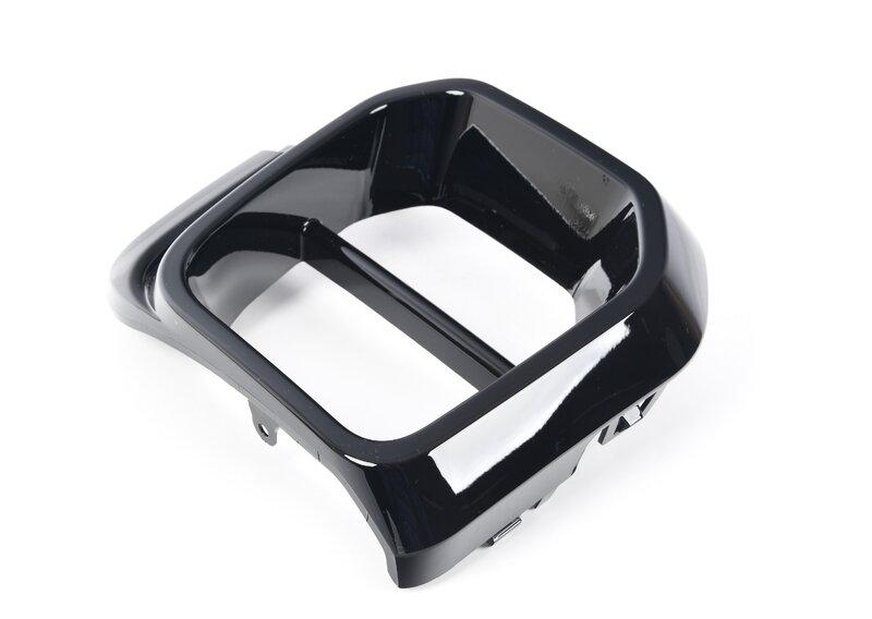 Защитн.накладка воздуховода серед.прав.