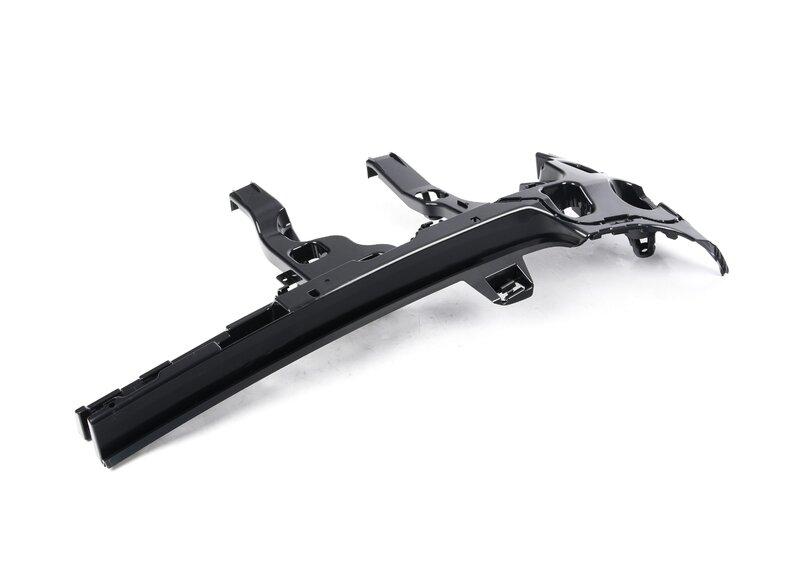 Боковая направляющая бампера Л