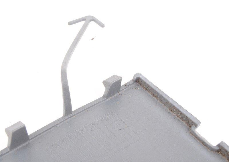 Крышка буксирной проушины