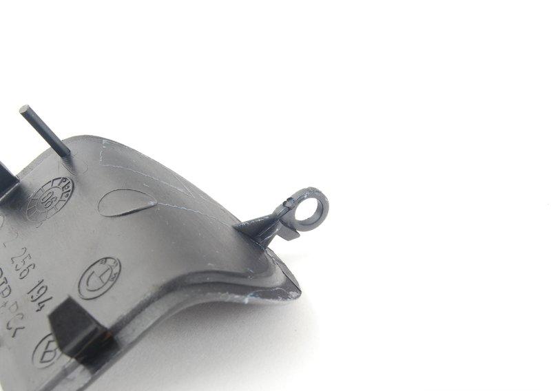 Крышка буксирной проушины загрунтов.