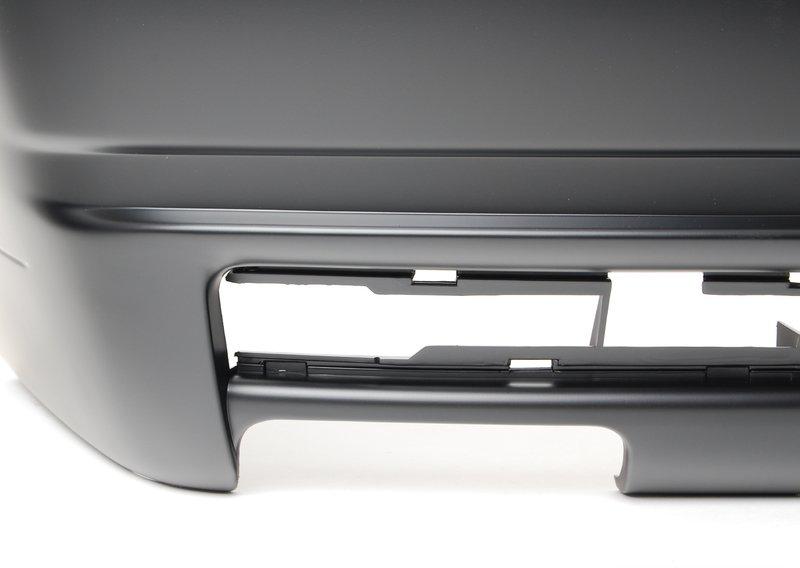 Облицовка заднего бампера,загрунтован.