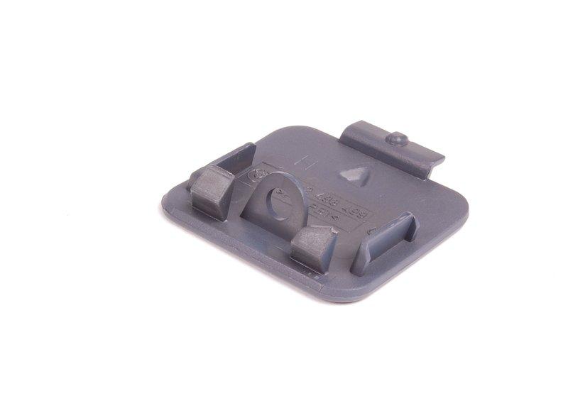 Крышка буксирной проушины загрунтов.