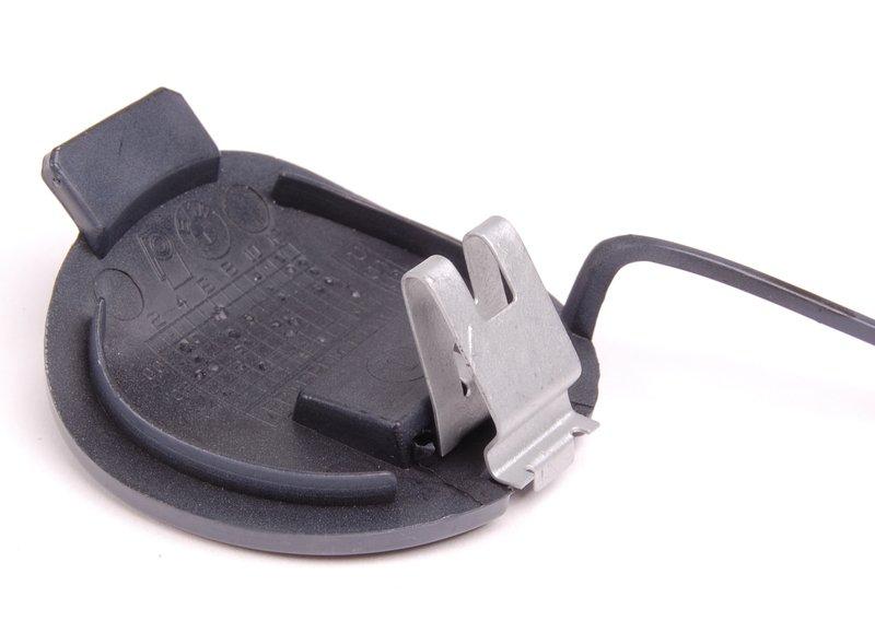 Крышка буксирной проушины загрунтов.