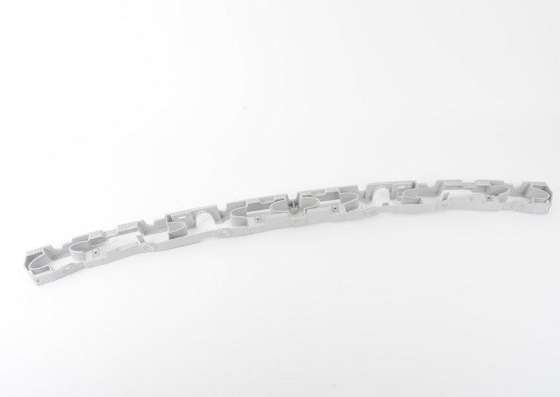 Среднее крепление заднего бампера