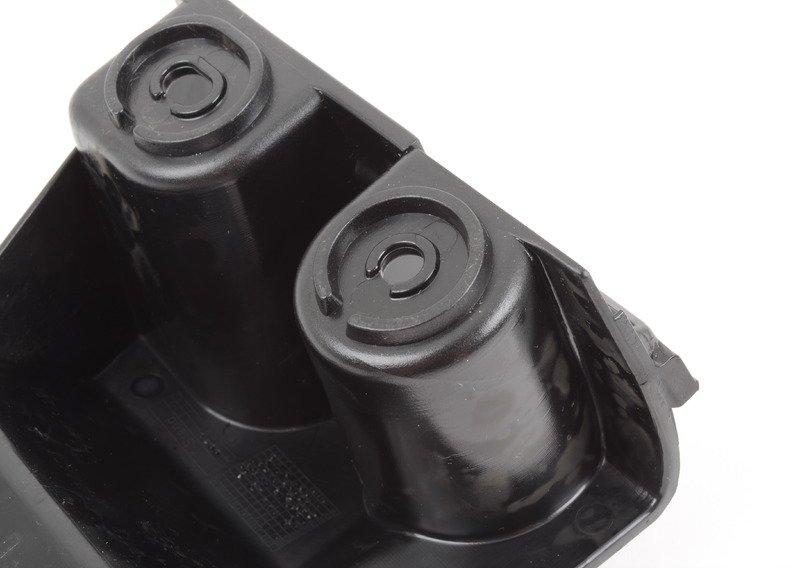 Крепление заднего бампера правый угол