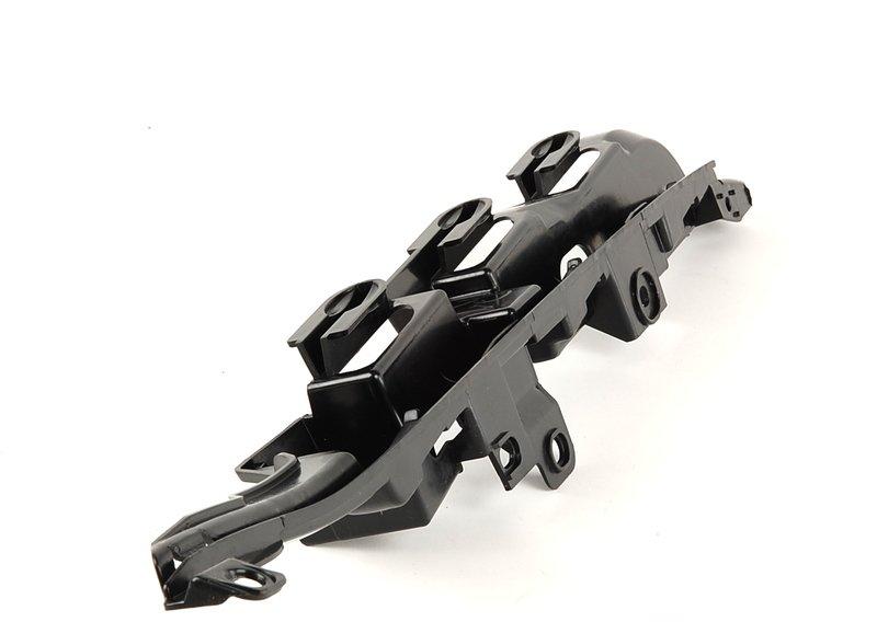 E46 направляющая правая заднего бампера