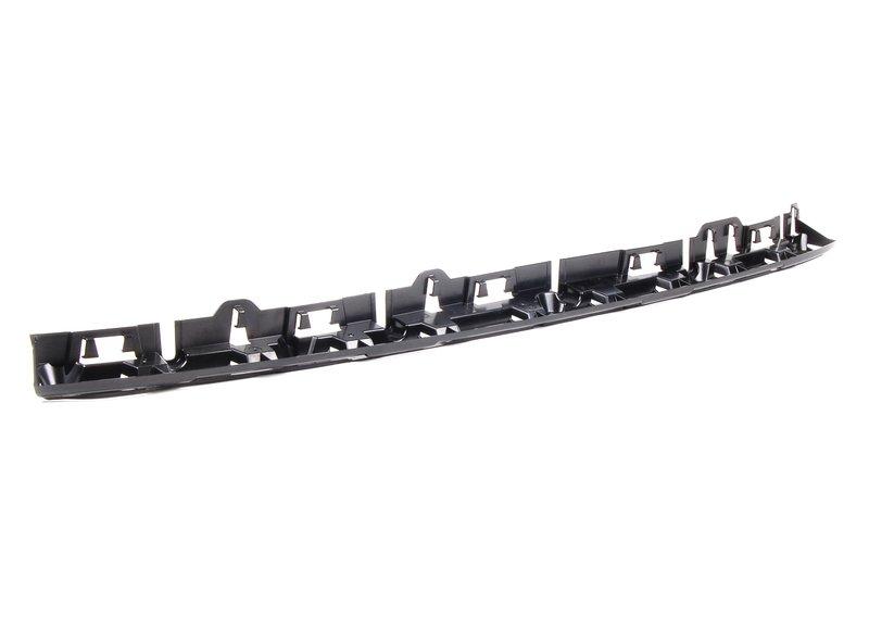 E46 Направляющая заднего бампера