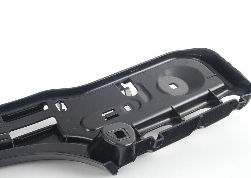 Среднее крепление заднего бампера