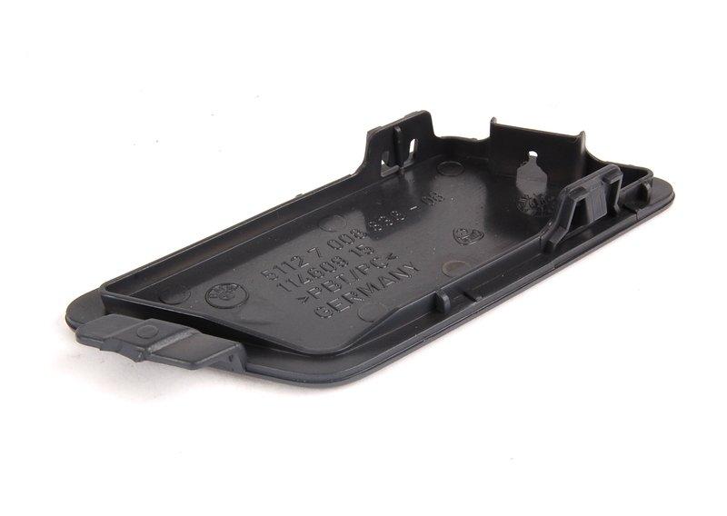 Крышка буксирной проушины загрунтов.