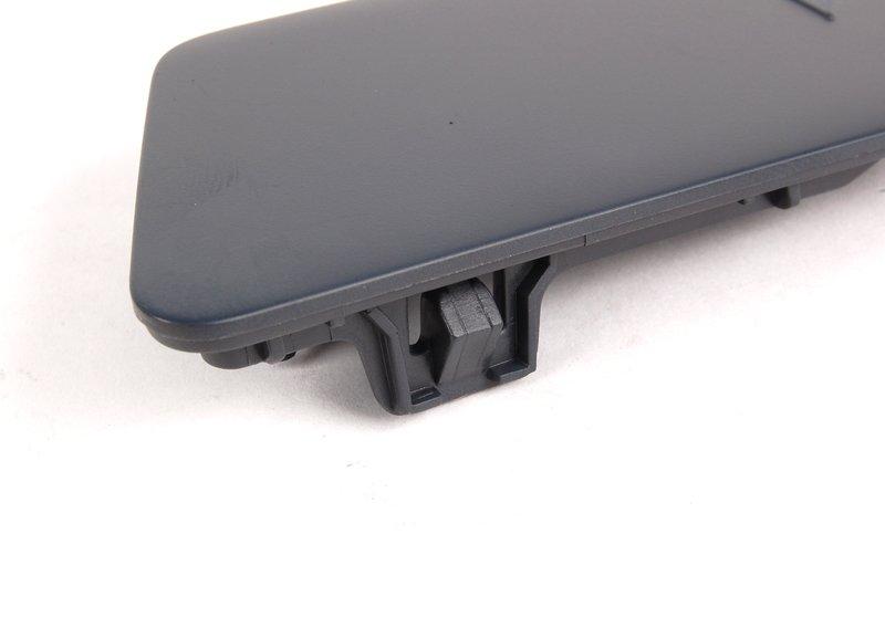 Крышка буксирной проушины загрунтов.