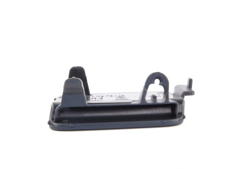 E60 LCI Крышка буксирной проушины загрунтов.