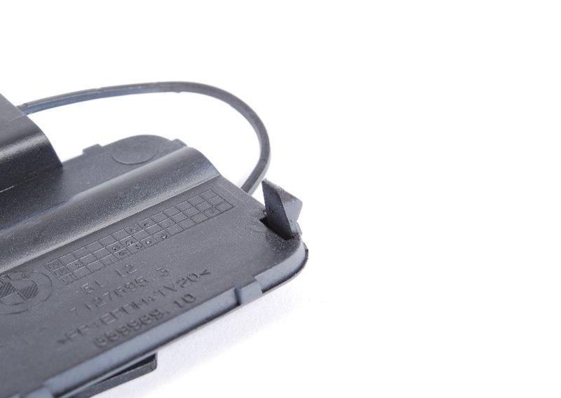 Крышка буксирной проушины загрунтов.