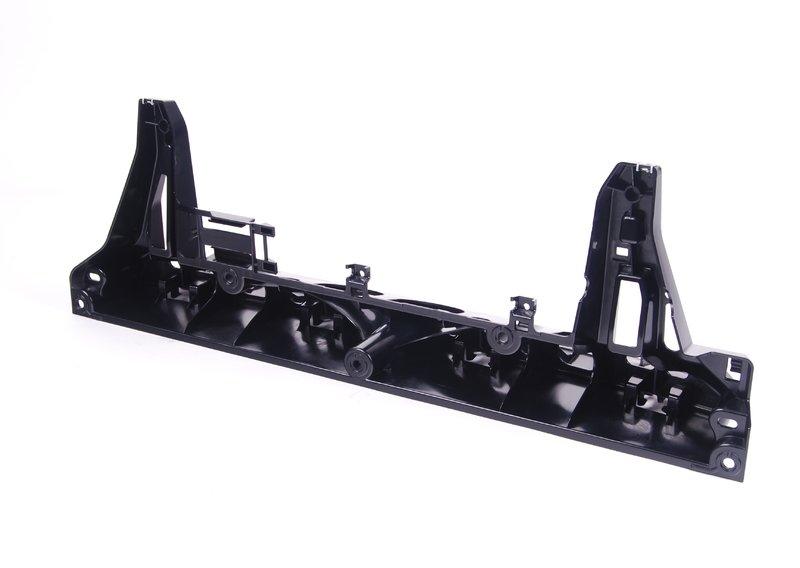 Среднее крепление заднего бампера