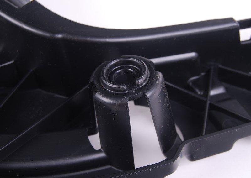 Среднее крепление заднего бампера П