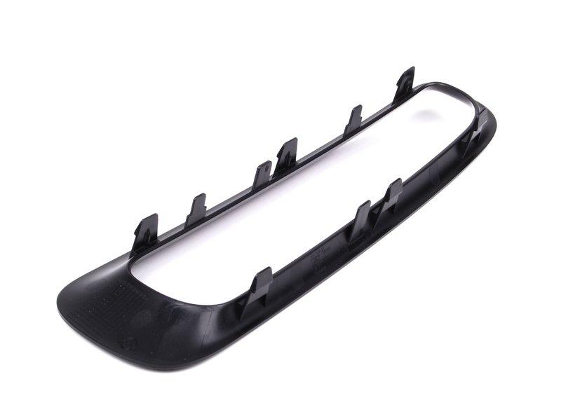 Рамка заднего противотуманного фонаря Л