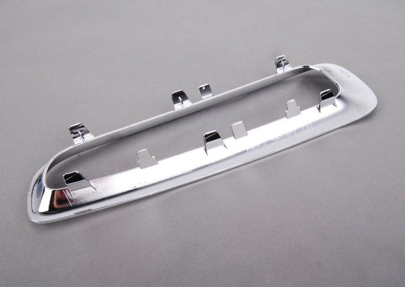 Рамка заднего противотуманного фонаря Л