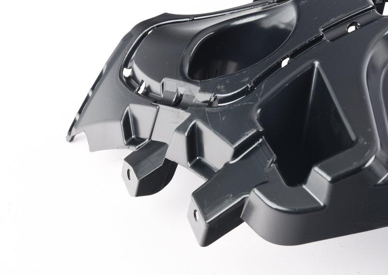 Боковая направляющая бампера Л