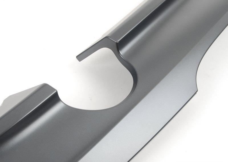 Вставка заднего бампера