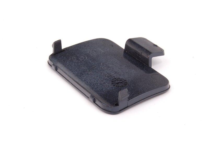 Крышка буксирной проушины загрунтов.