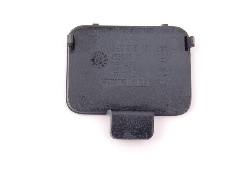 Крышка буксирной проушины загрунтов.