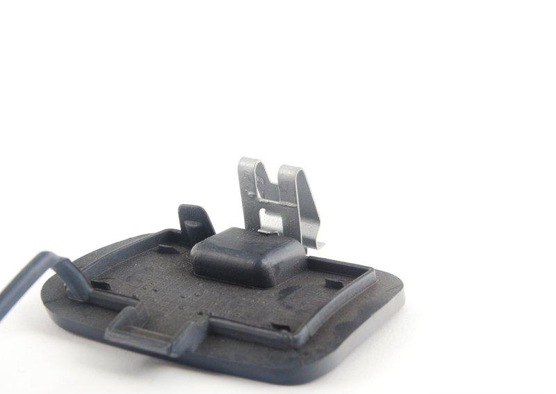 Крышка буксирной проушины загрунтов.