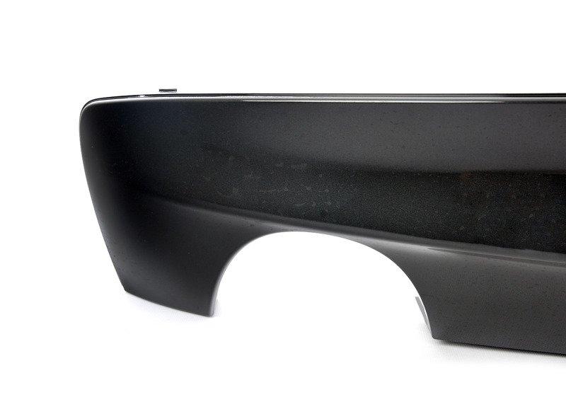 Вставка заднего бампера