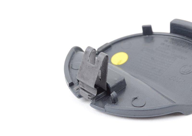 Крышка буксирной проушины загрунтов.