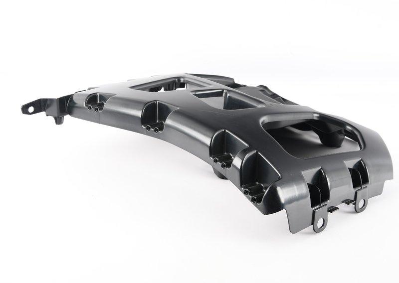 Боковая направляющая бампера Л