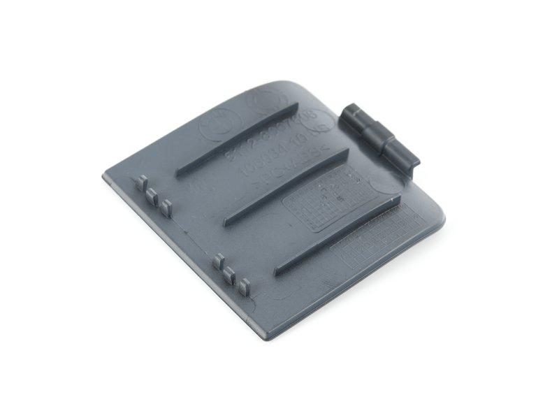 Крышка буксирной проушины, загрунт. Зд