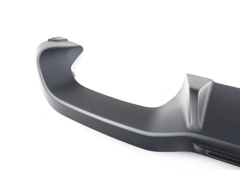 Вставка заднего бампера