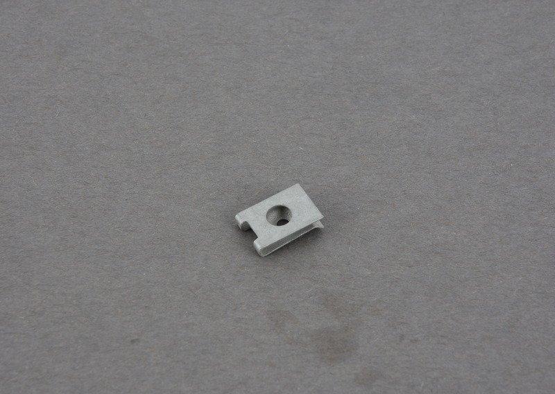 Гайка с пружинным зажимом C