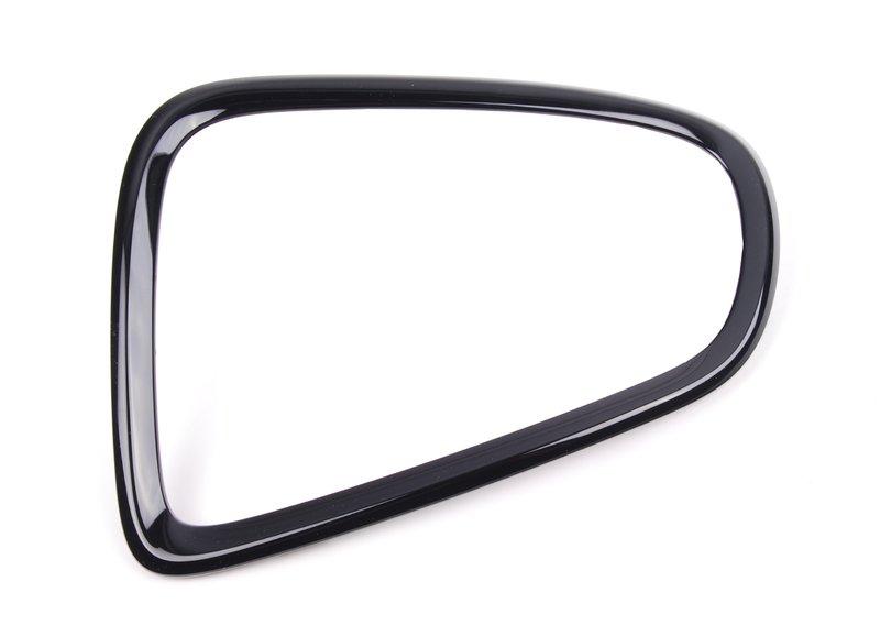 Накладка блока задних фонарей Л