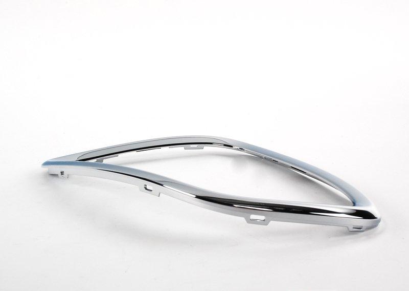 Накладка блока задних фонарей Л