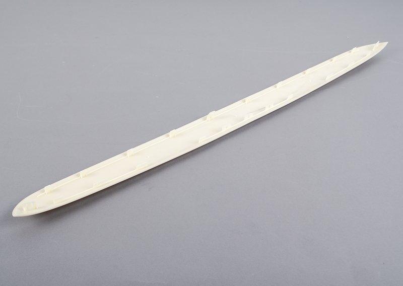 Ручка багажной двери загрунтованная