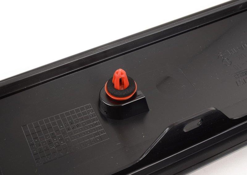 Накладка передней стойки Л