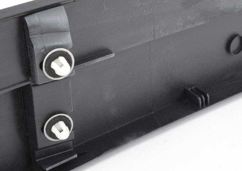 Накладка нижней багажной двери