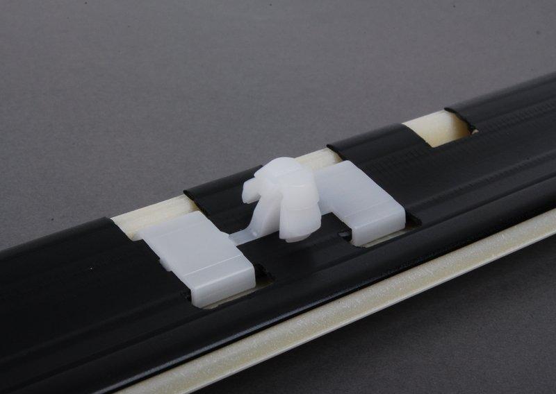 Защитная планка двери загрунтованная Л