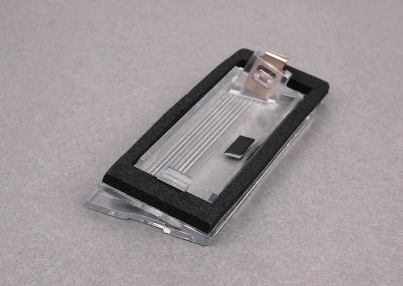 Рассеиватель фонаря подсв.номерн.знака