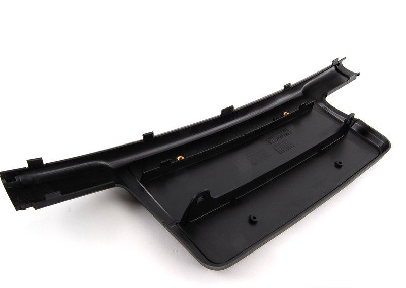 Накладка пер. декорат. решетки радиатора