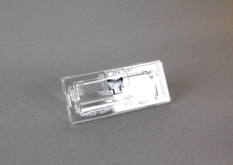 E83 / E53 Рассеиватель фонаря подсв. номерн. знака